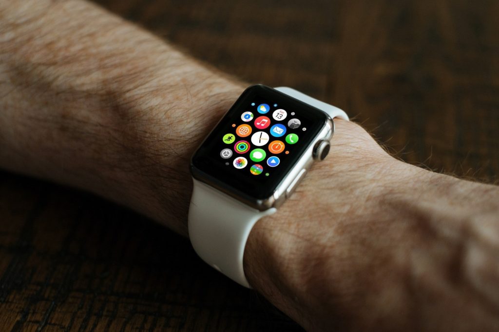 Apple Watch der ersten Generation mit schwarzem Zifferblatt